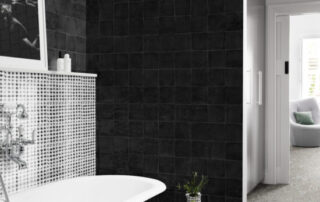 Esplora la nostra collezione di ceramica e gres per pavimenti. Soluzioni eleganti e resistenti per ogni ambiente.