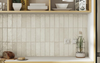 Esplora la nostra collezione di ceramica e gres per pavimenti. Soluzioni eleganti e resistenti per ogni ambiente.